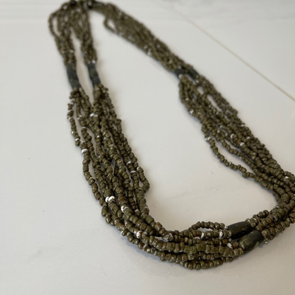 Beaded necklaces - Picture 4 of 8